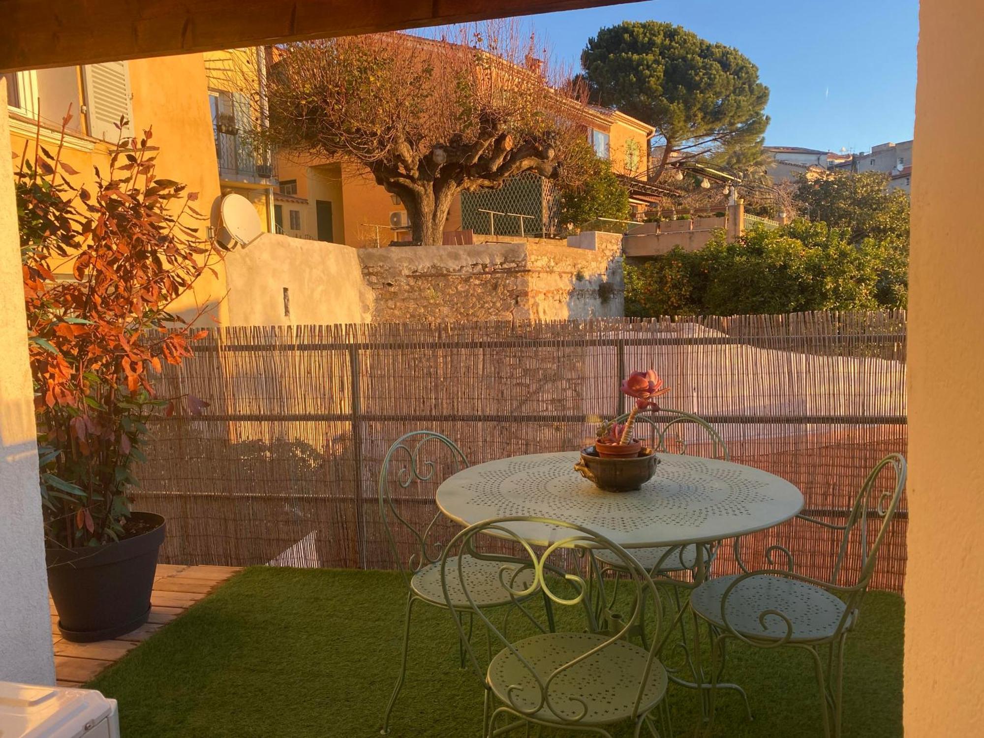 Spacieux Duplex, Vue Mer Et Belle Terrasse イエール エクステリア 写真